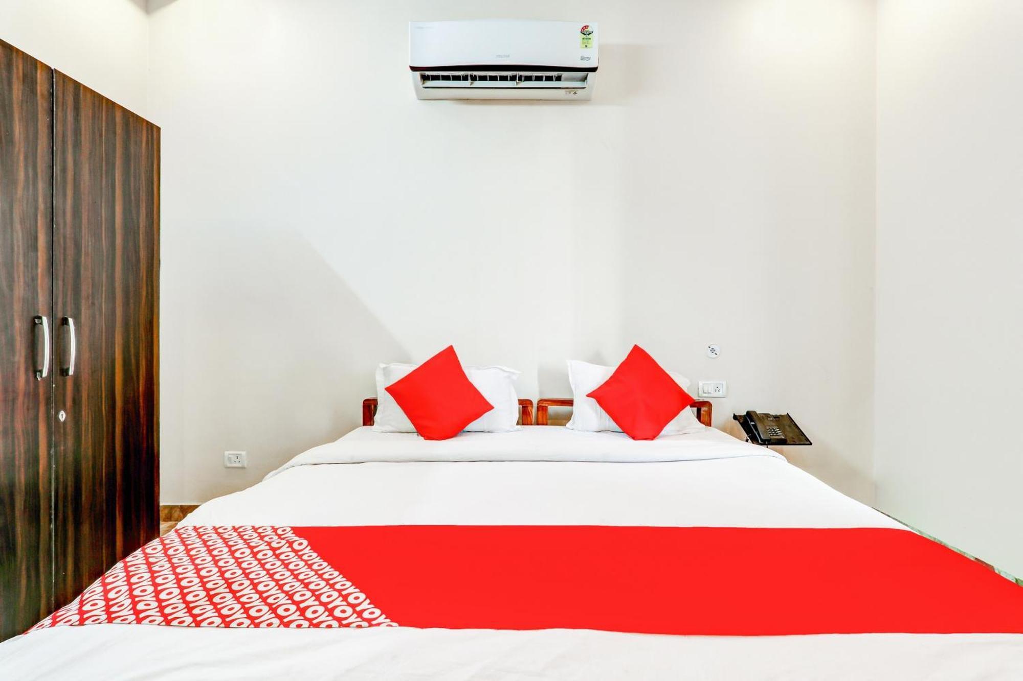 Oyo Flagship Raghuvar Palace Hotel Lucknow Exterior photo